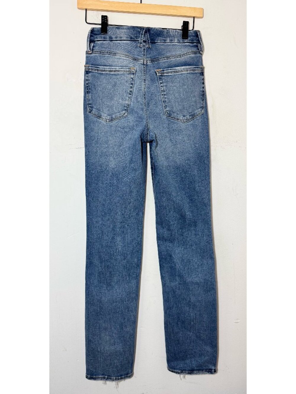 Good American Good Legs Straight Jeans Size 00 4 32 Inseam - Picture 5 of 10